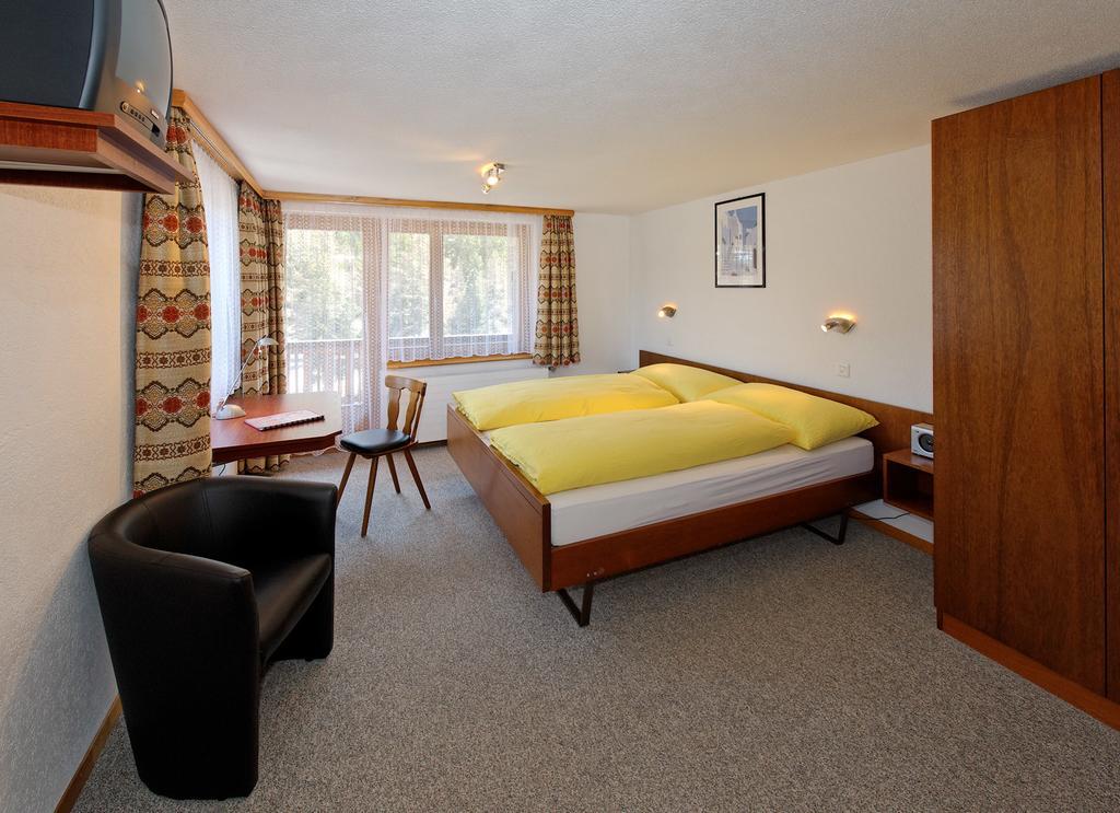 Hotel Zum See Grächen Oda fotoğraf